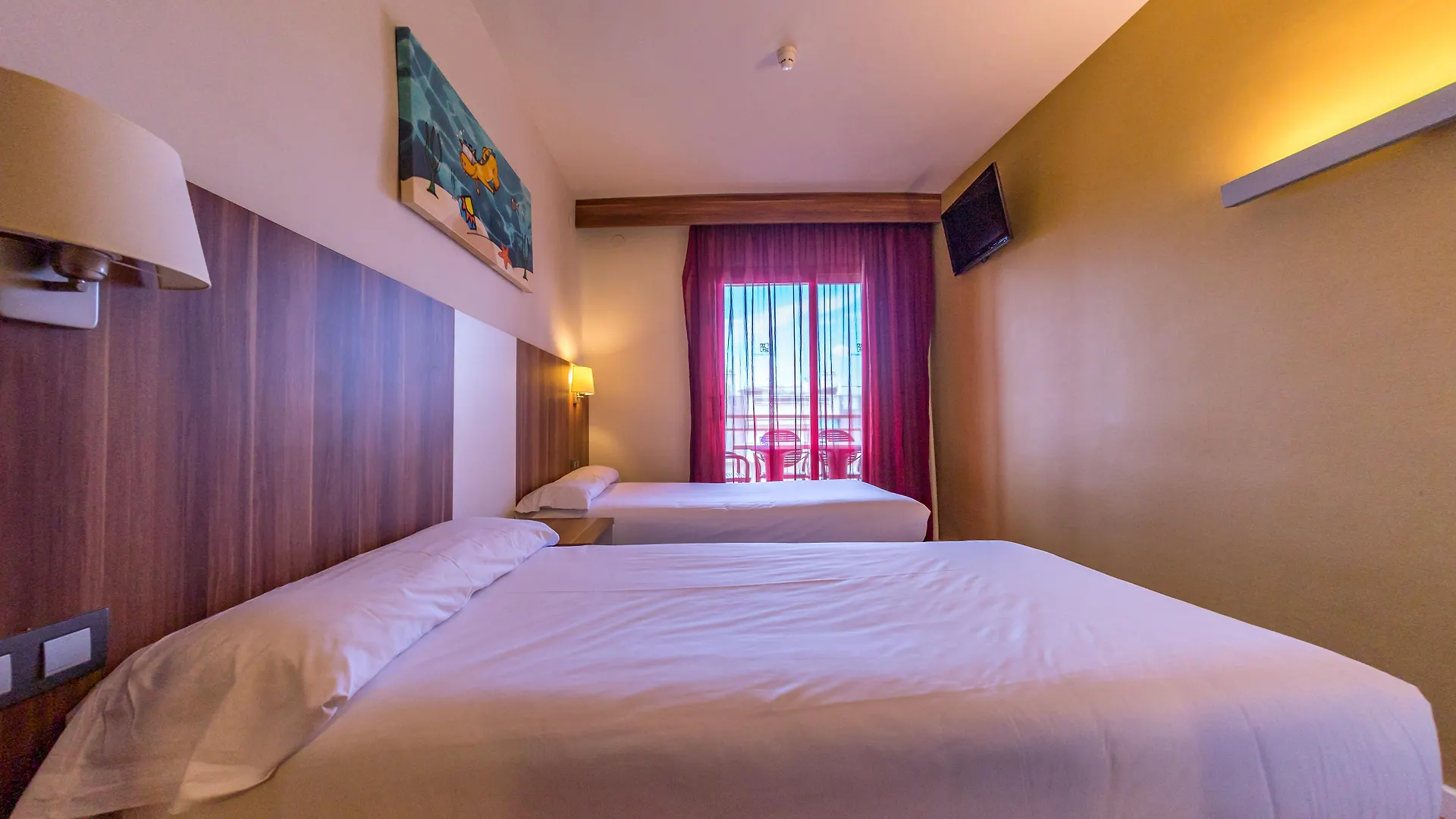**** Hotel Golden Avenida Family Suites 4* Salou Spanje