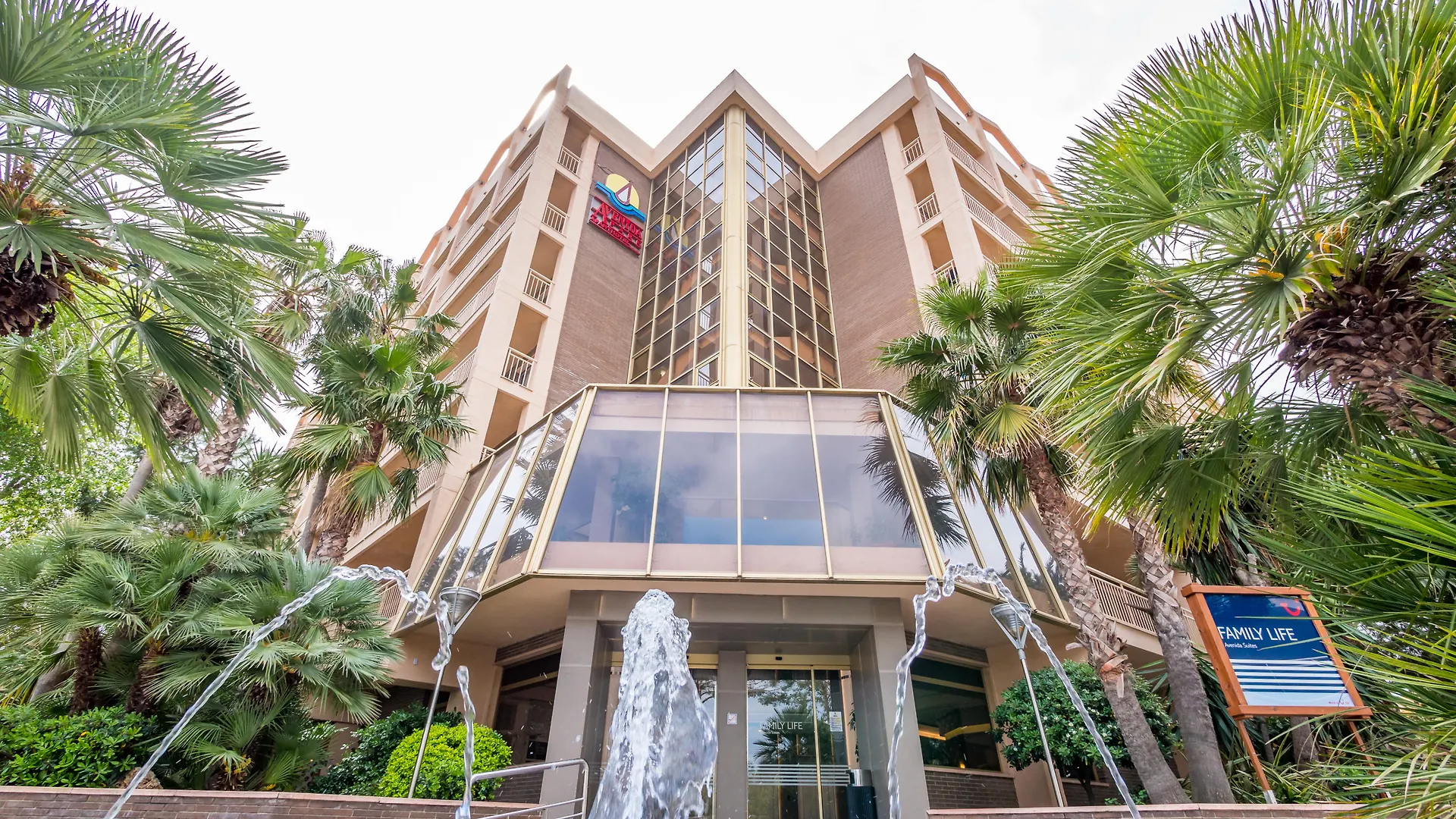 Hotel Golden Avenida Family Suites 4* Salou