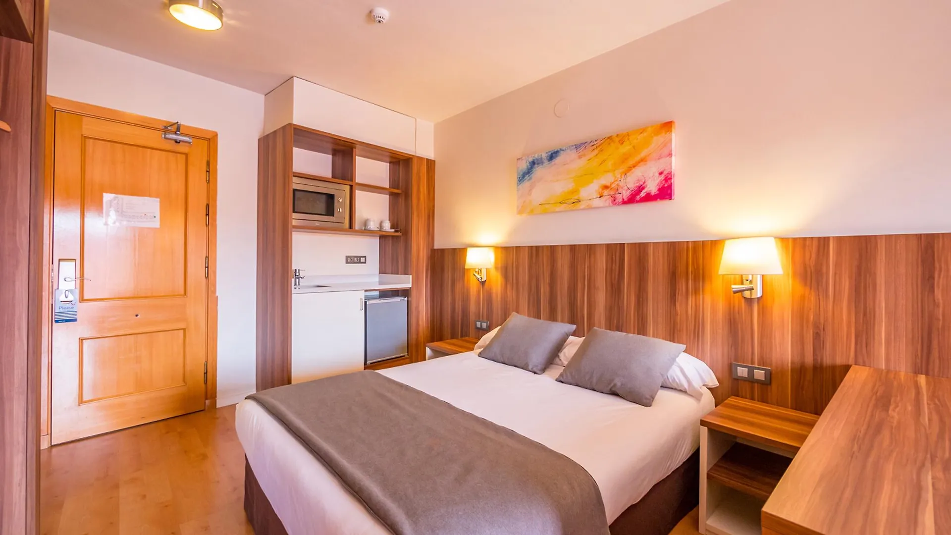 **** Hotel Golden Avenida Family Suites 4* Salou Spanje