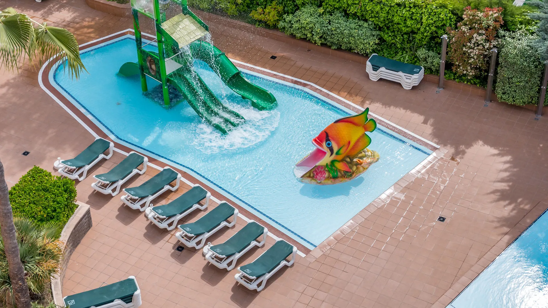**** Hotel Golden Avenida Family Suites 4* Salou Spanje